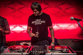 He accepts Musicoins as a form of payment for his merchandise and magazine subscriptions. 